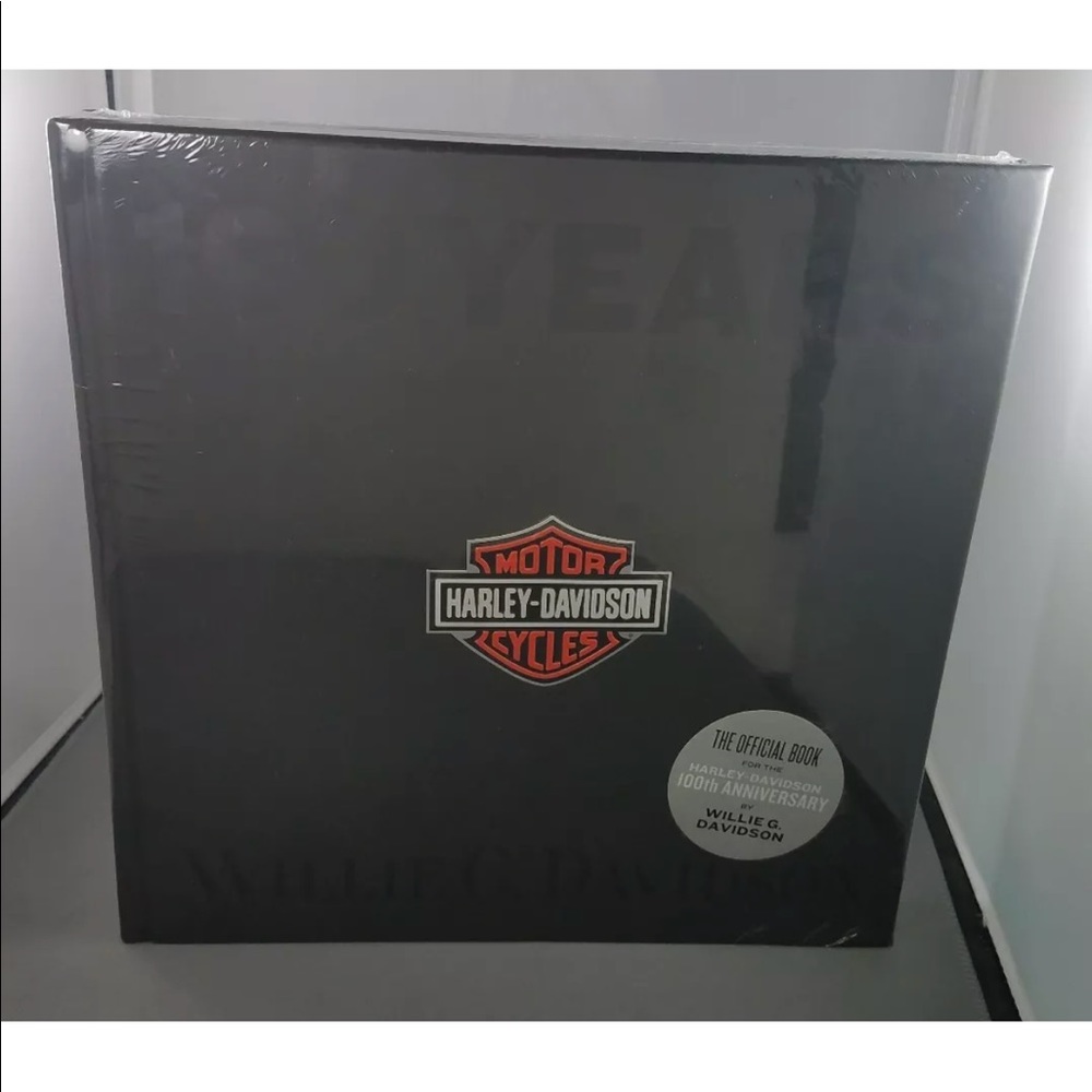 Harley Davidson 100th Anniversary Willie G book
