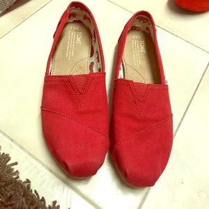 Red women’s Toms
