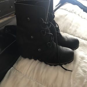 Joan of Artic Wedge Boot