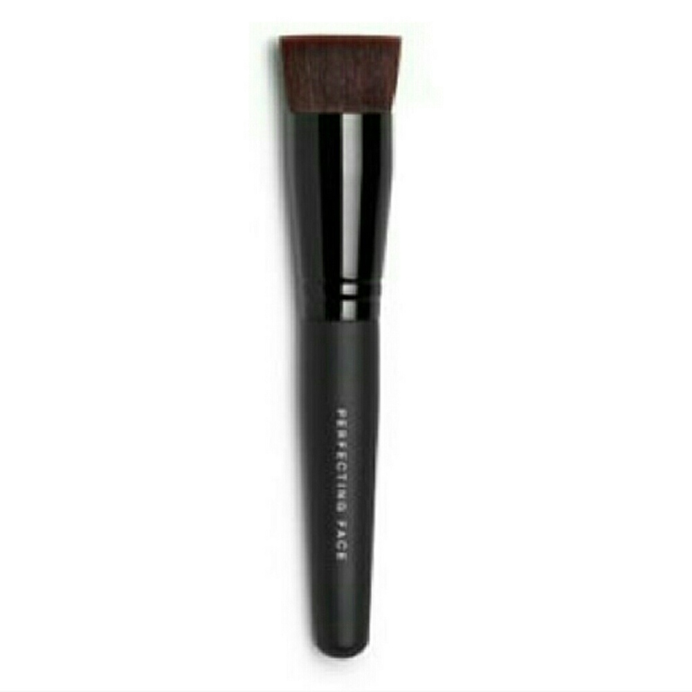 🍁HP🍁BareMinerals Face Brush🍁 - Picture 2 of 7
