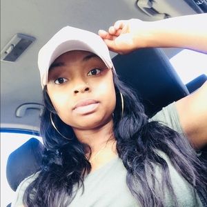 Meet your Posher, Kenyatta