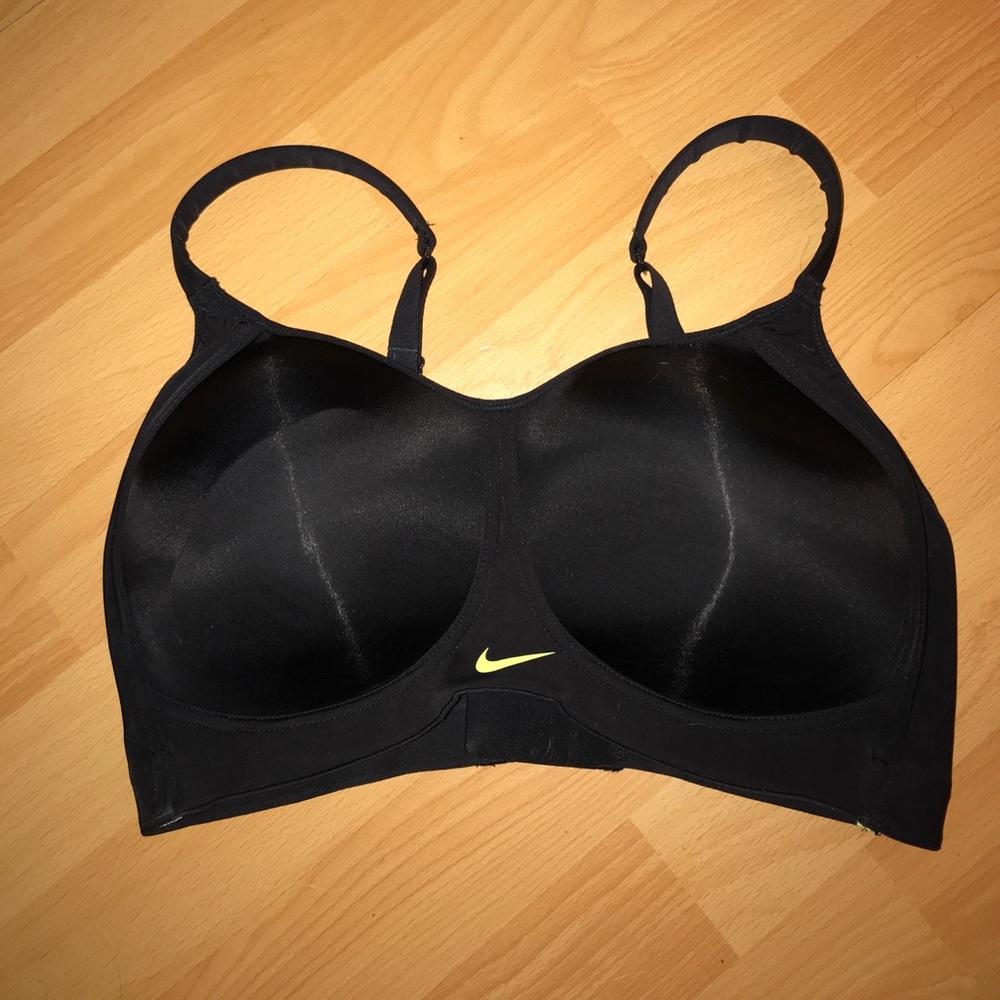 Nike high support sports bra
