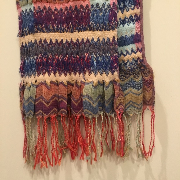 Patterned scarf - Picture 3 of 3