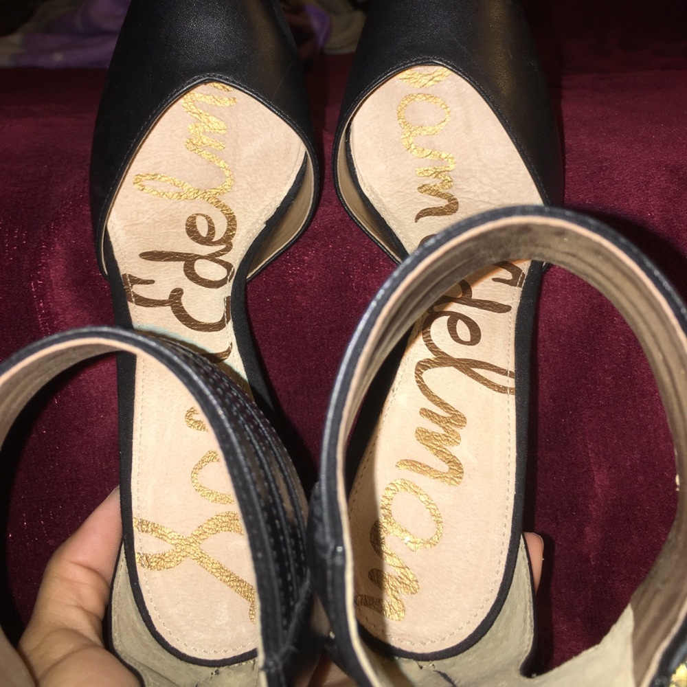 Black Leather Pumps - Picture 7 of 7