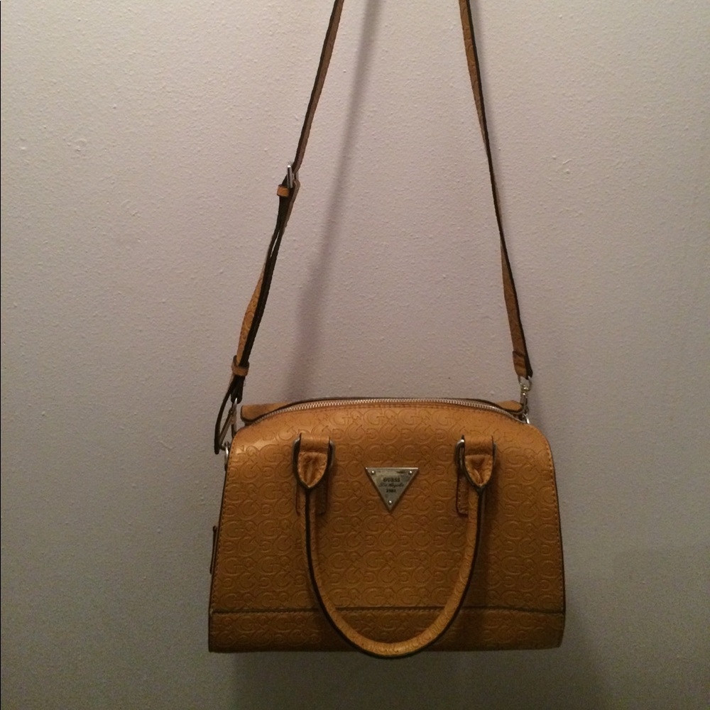 ⚡️ON HOLD!!!! ⚡️GUESS Tan Purse