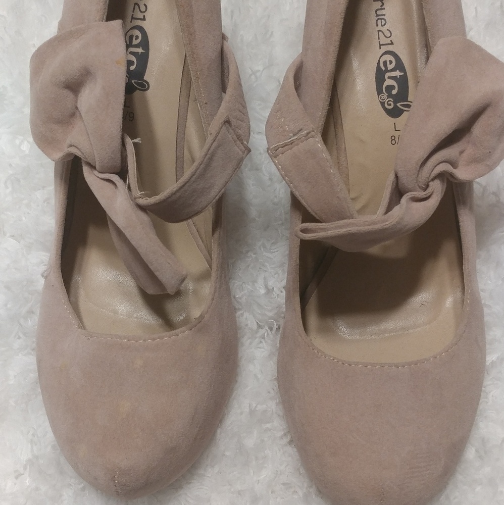 Bow Rue 21 Wedges - Picture 3 of 6