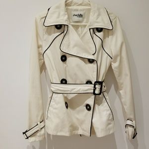 Double breasted jacket with cute black accents