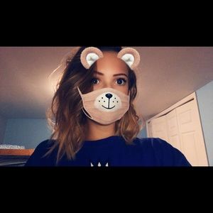 Meet your Posher, Cloe