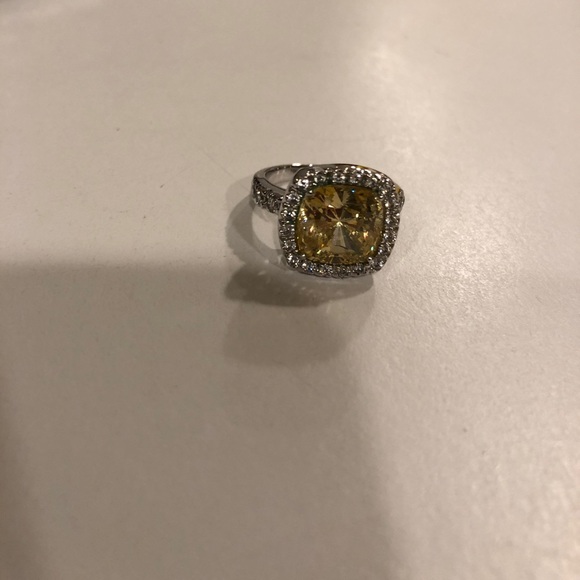 Ring - Picture 1 of 3
