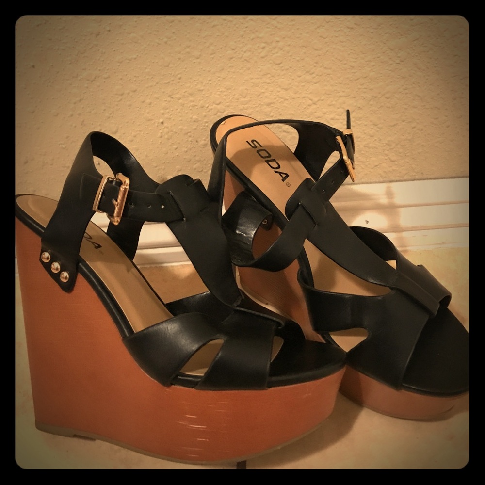 SODA WEDGES SIZE:7.5 USED
