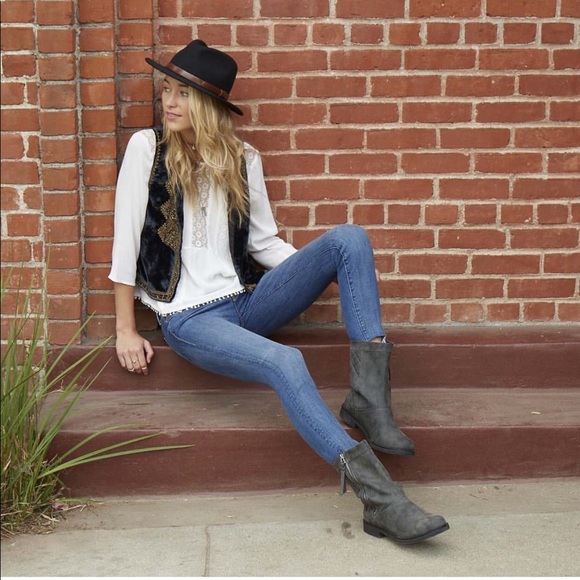 NIB Charcoal Distressed Quilted Back Detail Boots - Picture 2 of 8