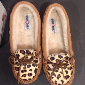 Minnetonka Calle leopard cinnamon lined moccasin.