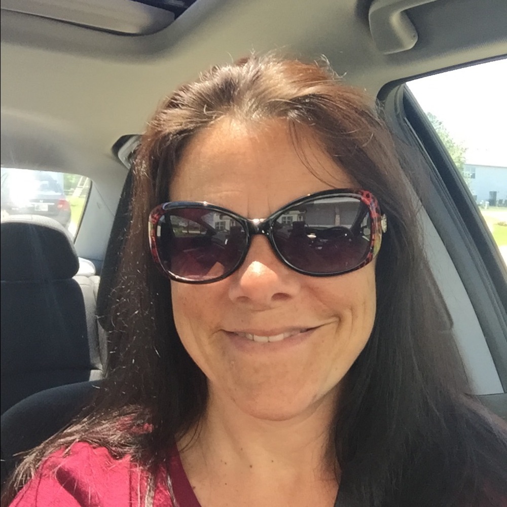 Meet your Posher, Becky