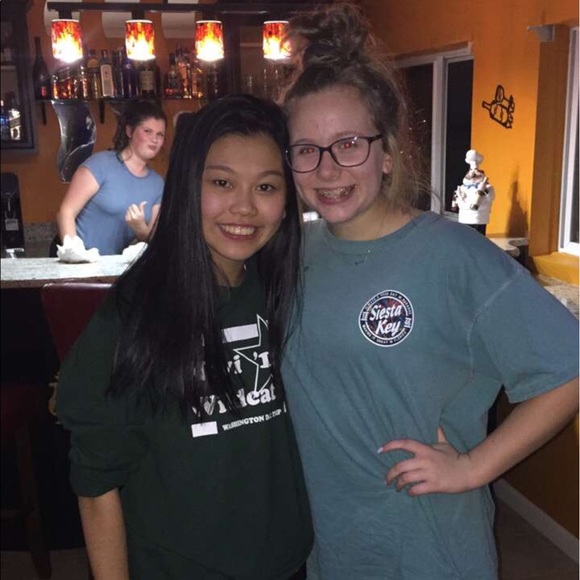 Meet your Posher, Melissa - Picture 1 of 1