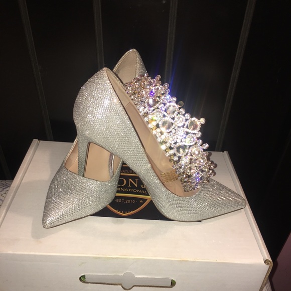 High Heels - Picture 1 of 3