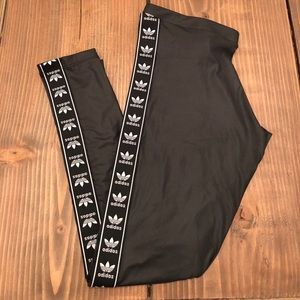 Adidas Originals Berlin leggings with taped sides