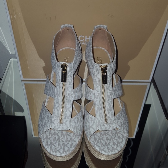 *SOLD*NEW MICHAEL MICHAEL KORS DAMITA WEDGE - Picture 2 of 8