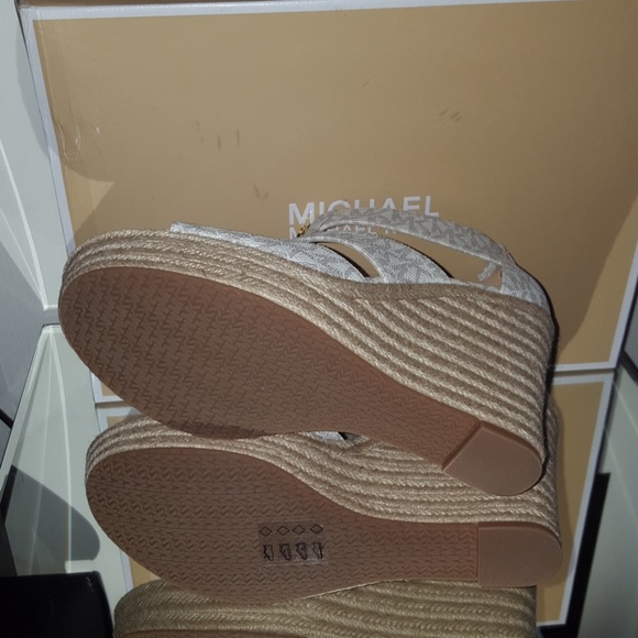 *SOLD*NEW MICHAEL MICHAEL KORS DAMITA WEDGE - Picture 8 of 8