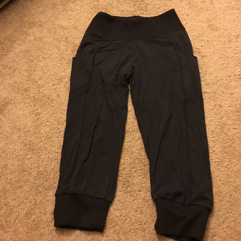 Size XS Lucy Capri Pant