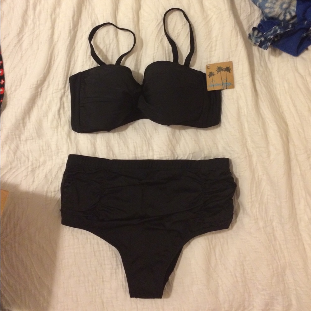 Black bikini