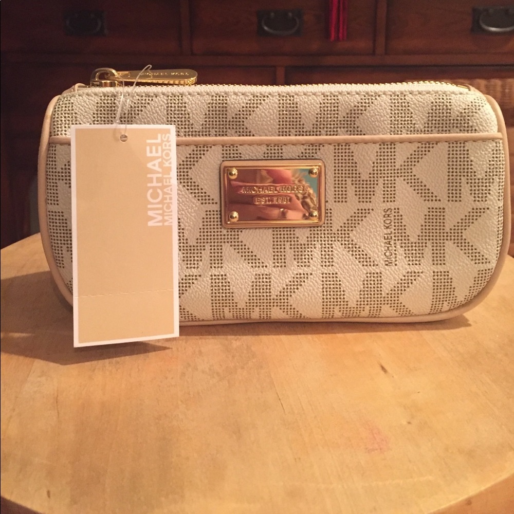 NWT Michael Kors jet set makeup bag