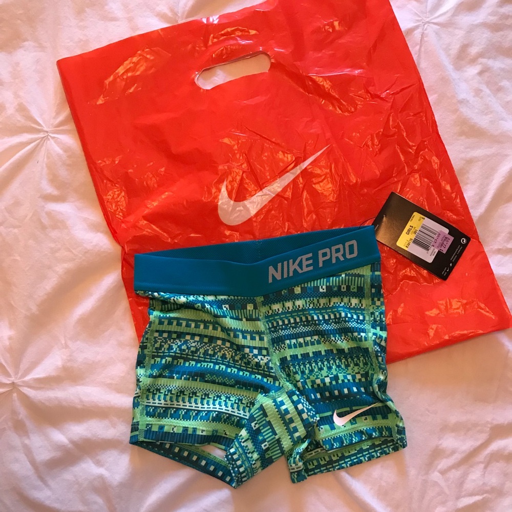 GIRLS Size Small Nike Pro Shorts