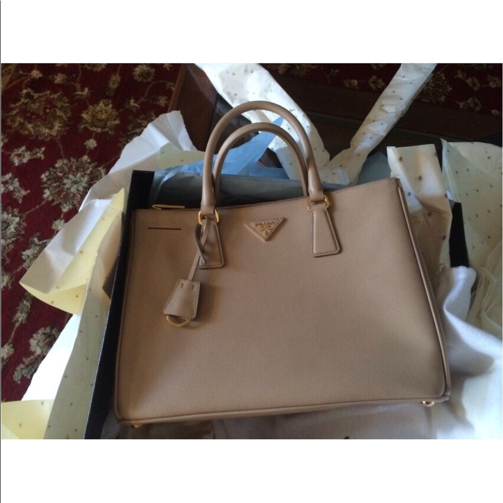 Authentic Prada Saffiano sabbia leather tote bag