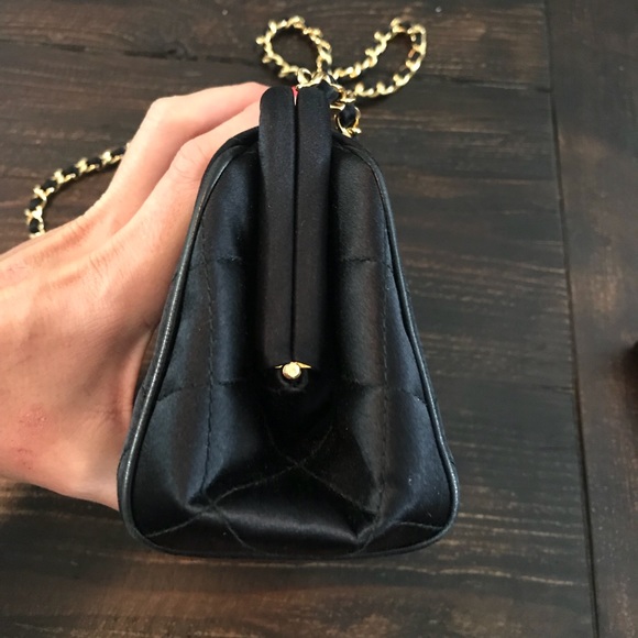 Chanel quilted mini - Picture 2 of 5