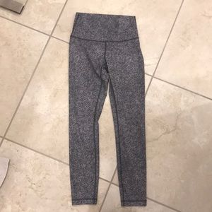 Lululemon tights size 4