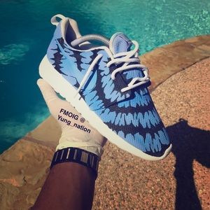 Custom Nike Color Changing Roshe Runs