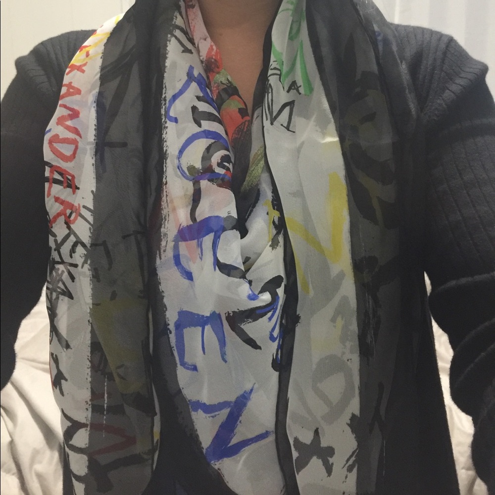 Alexander McQueen scarf