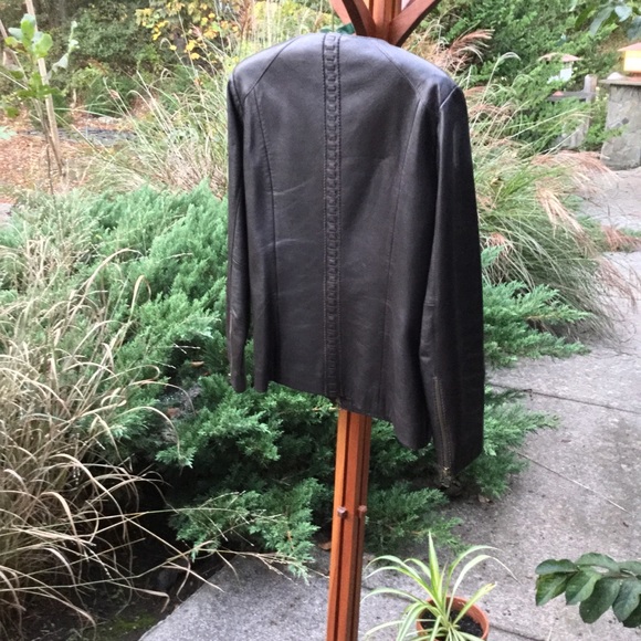 The Territory Ahead/Isabella Bird Leather Jacket - Picture 3 of 8