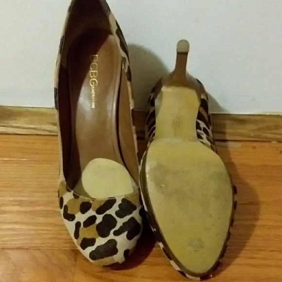 BCBG Pumps - Picture 2 of 2