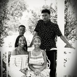 Meet your Posher, Mesha