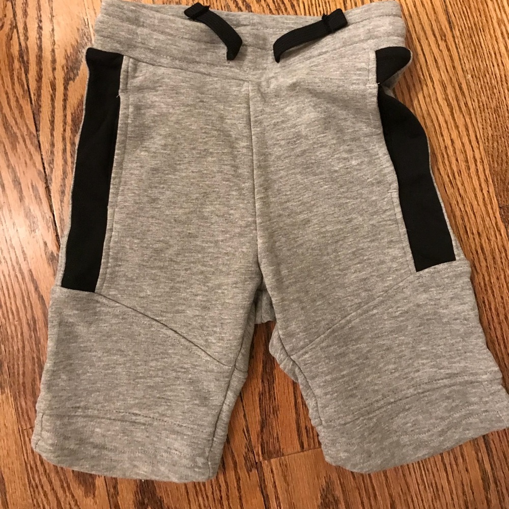 H&M cropped boys capri pant