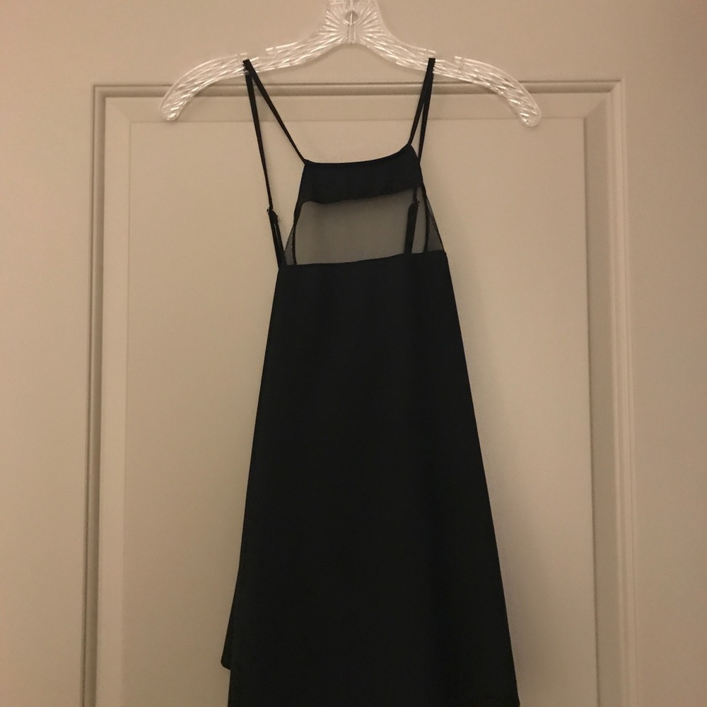 Black tobi going out top!