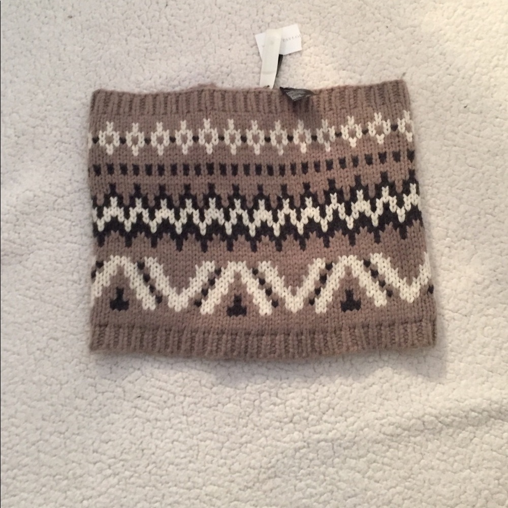 NWT beautiful infinity scarf
