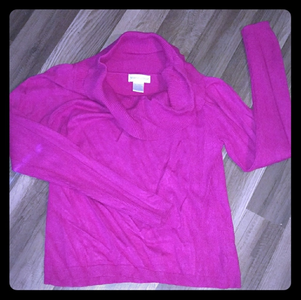 Ultra soft magenta sweater, size XL
