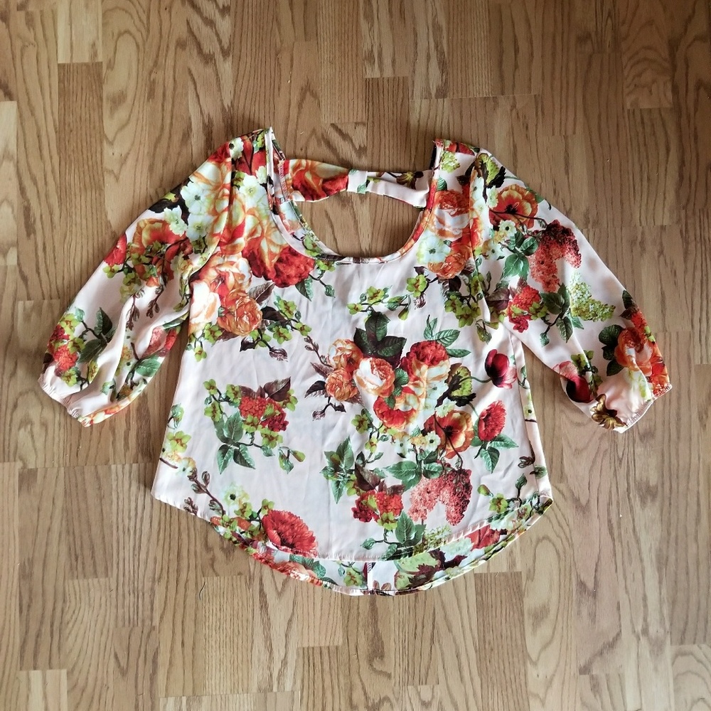 3/4 sleeve floral top