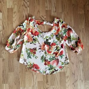 3/4 sleeve floral top