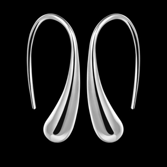 Stunning Little Silver Water Drop Earrings - Picture 2 of 8