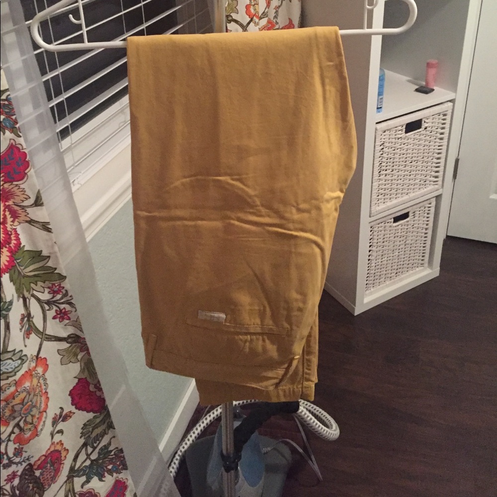 7 for all mankind yellow denim pants size 33