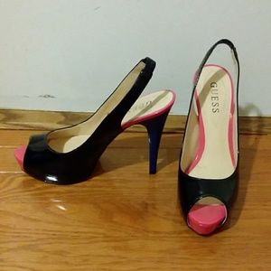 Guess Pumps