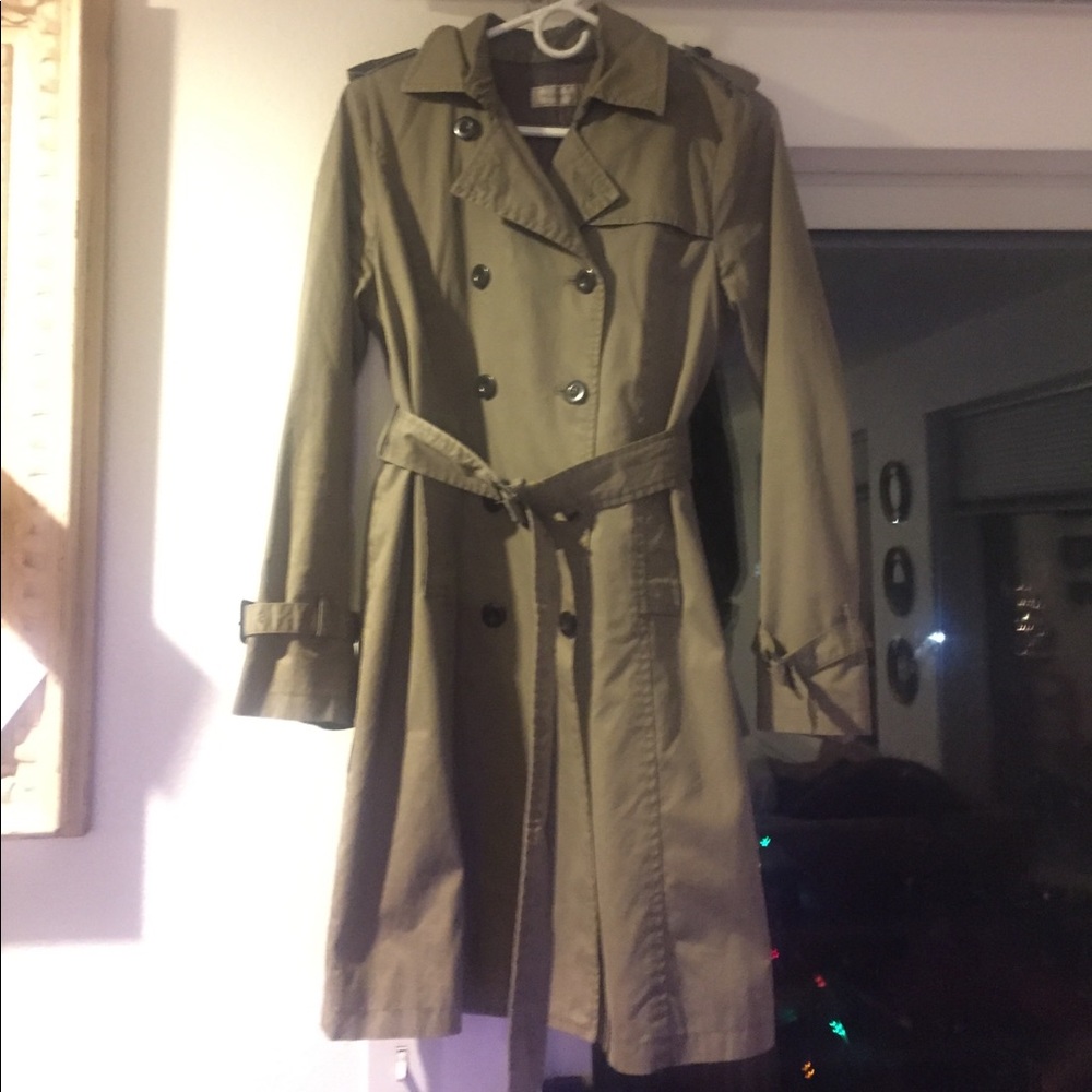 Phillkington trench coat in khaki