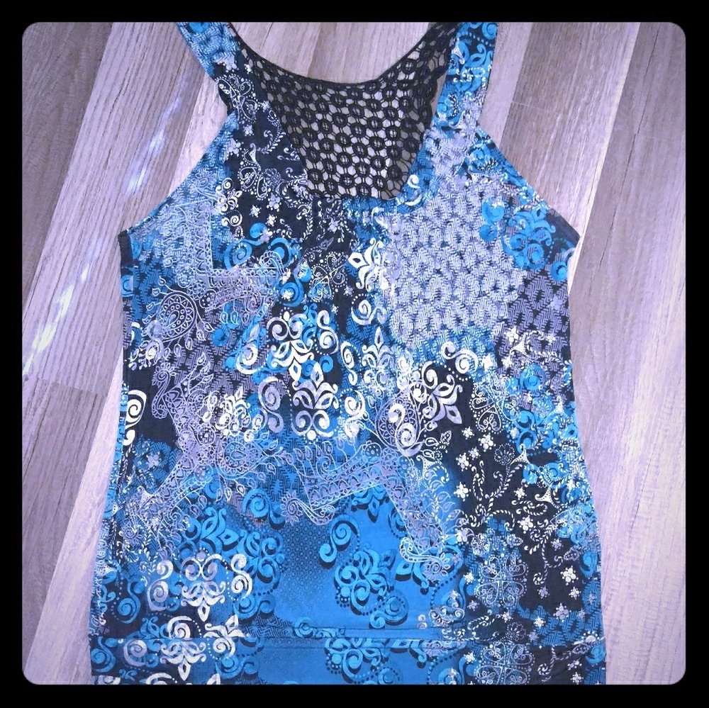Pretty dressy sleeveless top with lace detail