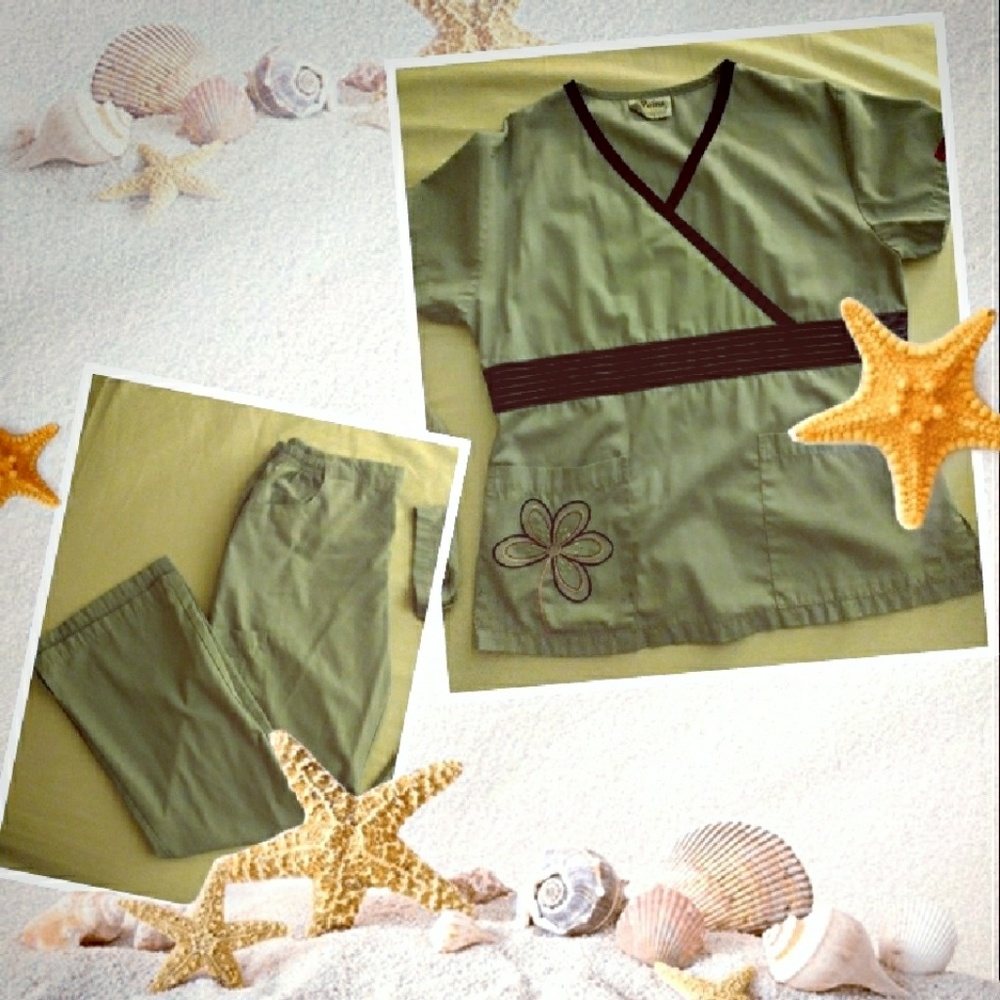 Nursing scrubs by Reina