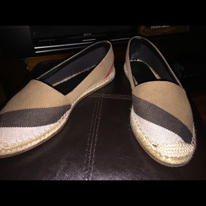 Burberry  ‘Hodgeson’ Size 7