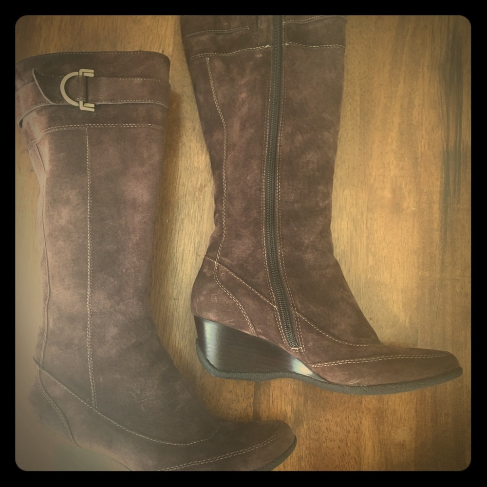 CIRCA Joan&David Suede Wedge Boots Sz 6 1/2
