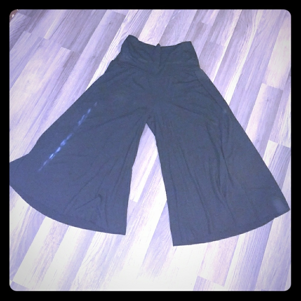 Black gaucho pants
