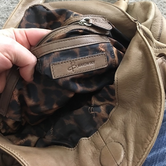 💕 B. Makowsky tan soft leather cute hobo 💕 - Picture 6 of 8